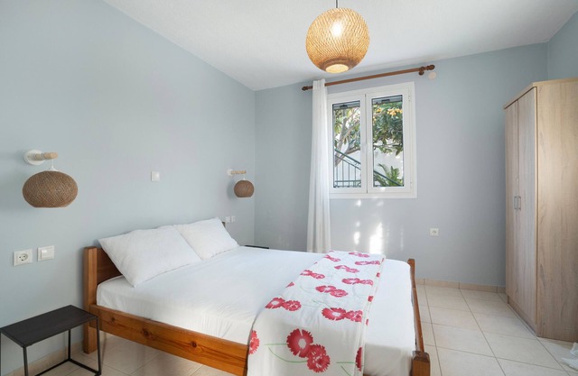 Appartement "deux chambres" avec jardin partagé, Wi-Fi et climatisation