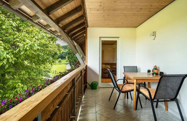 Appartement 'Urlaub auf dem Hirschhof Stehle' avec vue sur les montagnes, Wi-Fi et jardin