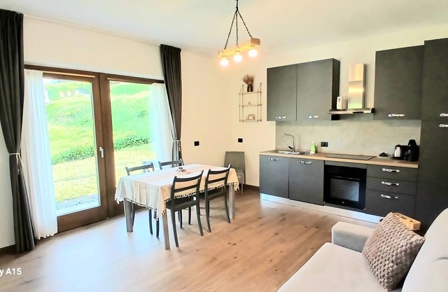 Appartement 'Val Tort' avec vue sur les montagnes, jardin partagé et Wi-Fi