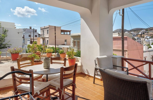 Appartement "Voula" avec terrasse partagée, Wi-Fi et climatisation