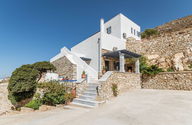 Appartement 'Vrahos Tinos' avec terrasse partagée, Wi-Fi et climatisation