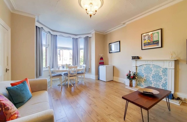 Spacious Ealing Broadway Apartment