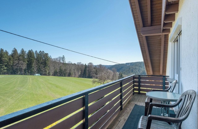 Appartement "Waldblick" avec vue sur les montagnes, terrasse partagée et Wi-Fi