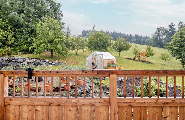Appartement "Waldesruh" avec vue sur les montagnes, terrasse partagée et Wi-Fi