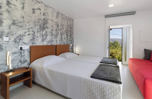Appartement avec vue sur la montagne, piscine partagée et Wi-Fi