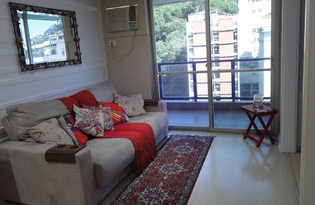 Appartement avec 2 chambres, services et garage à Humaitá, Lagoa et Christ view