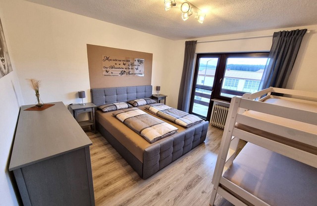 Location-Moderne-Salle de bain privée séparée-Balcon-Langfurth OG