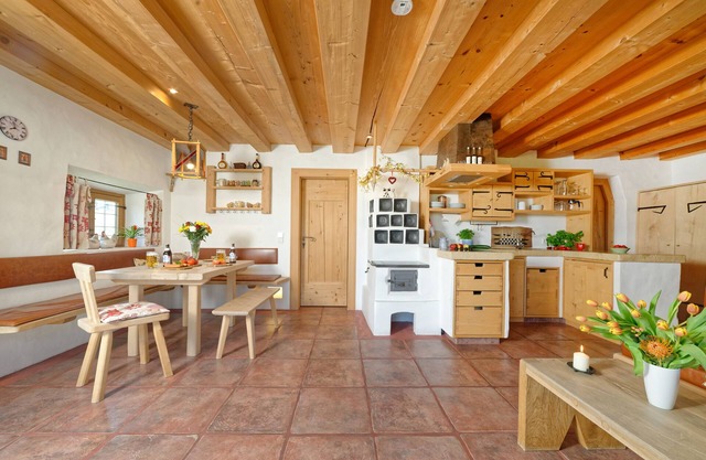 Appartement avec joli salon de ferme