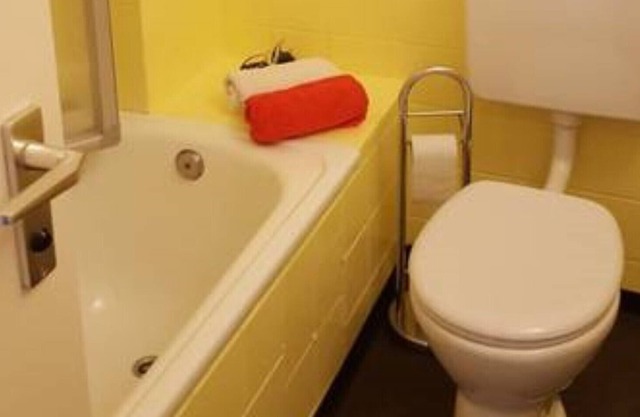 Appartement avec balcon à Würzburg, tout neuf, proche de l'université, à 4 km du centre