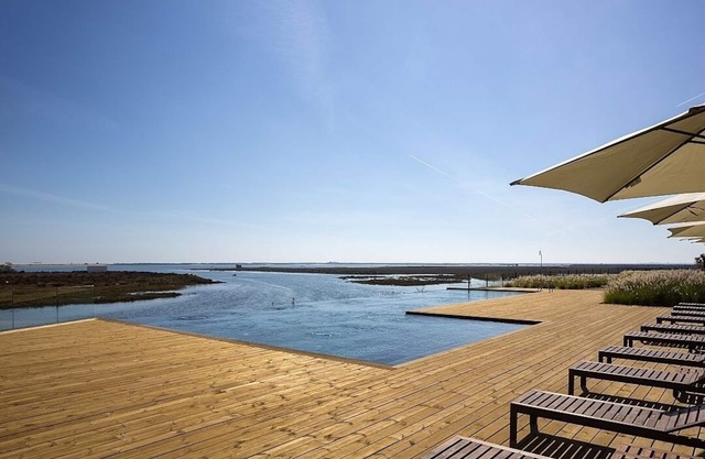 Appartement avec vue fantastique sur la mer - piscine à débordement // 4 couchages