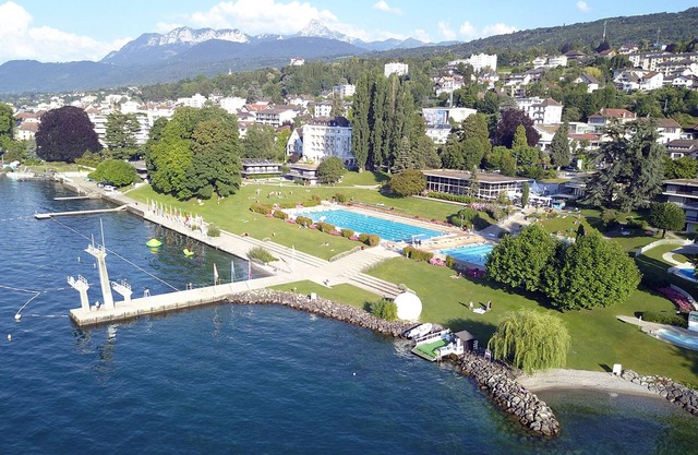 Apartamento con piscina y parking en Évian-les-Bains