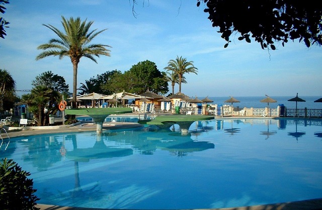 Appartement avec jardin donnant sur la mer