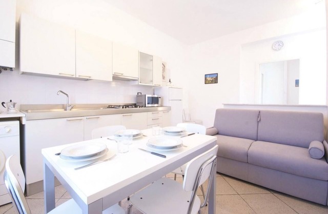 Apartment with garden 150m from beach | Ap08