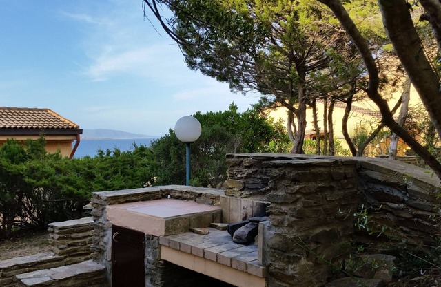 Maison indépendante avec vue sur la mer et avec jardin en Stintino