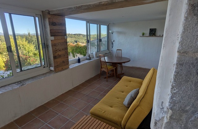 Apartment with panoramic views and terrace, close to Verdon canyon & Moustier