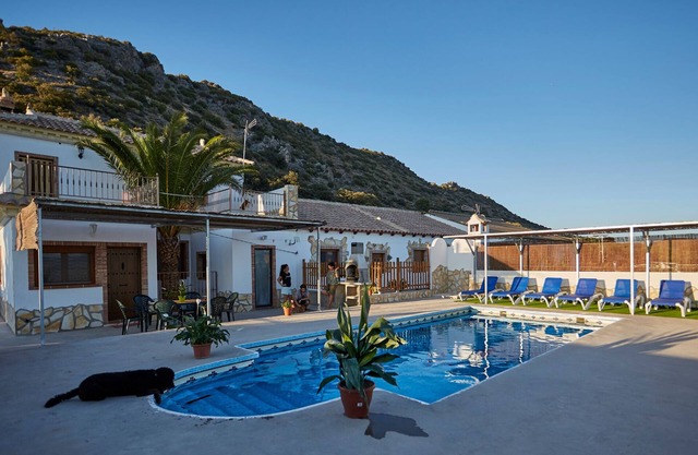 Appartement avec piscine et vues spectaculaires, idéal pour les familles