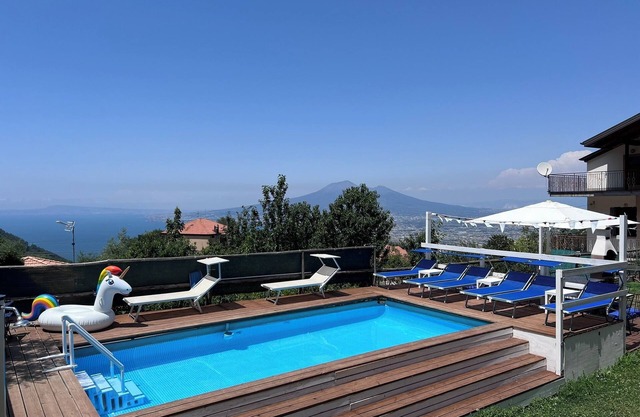 Appartements avec piscine et vue imprenable sur le Golfo di Napoli