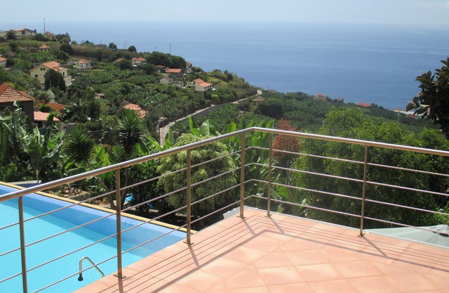 Appartement orienté sud/ouest, dans la nature, vue sur la mer, grandes terrasses