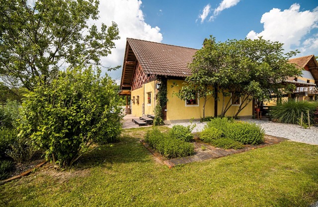 Apartment with Sauna pri Geču - Three Bedroom Apartment