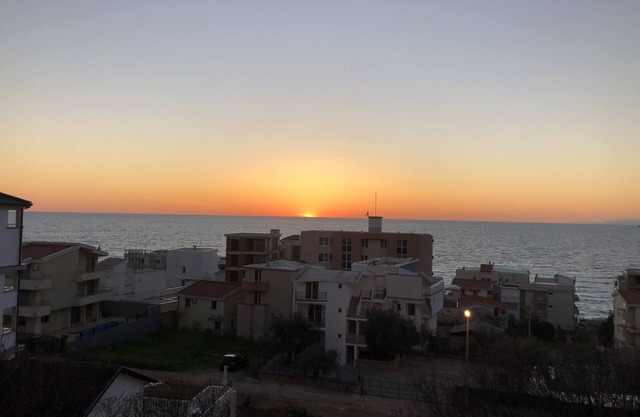 Apartment with sea view and 3-minute walk to the beach