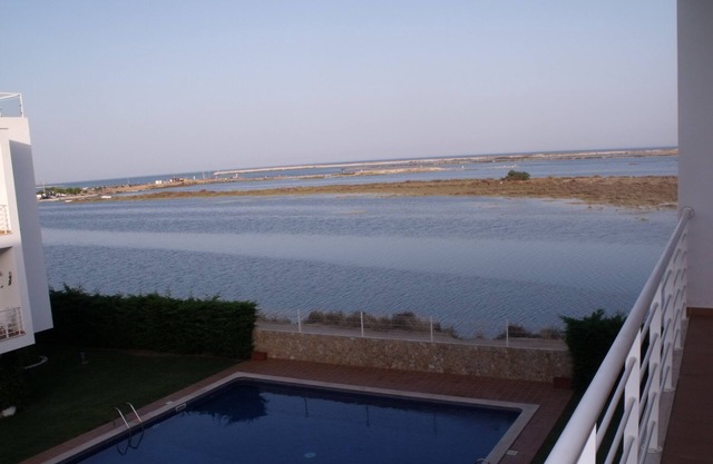 appartement avec piscine et superbe vue sur la mer