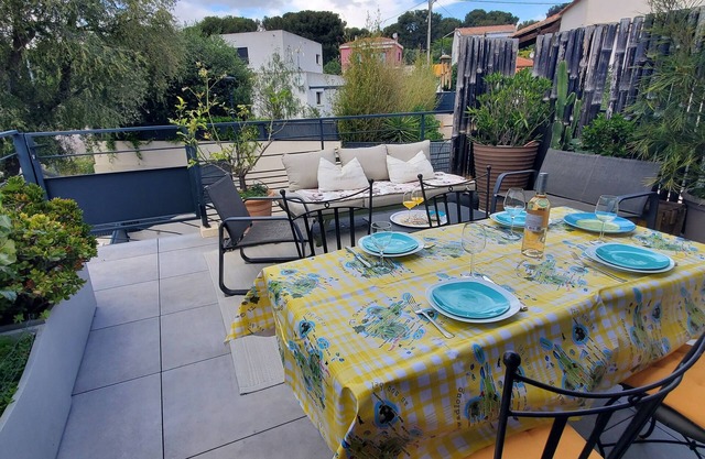 Appartement avec terrasse a 5mn a pieds de la mer