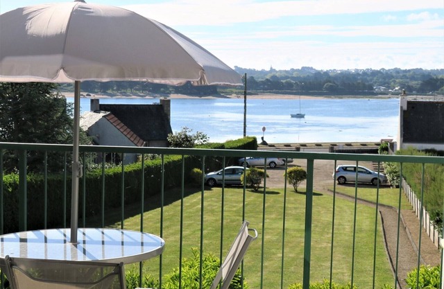 Appartement rénové avec terrasse VUE SUR MER à TREGASTEL