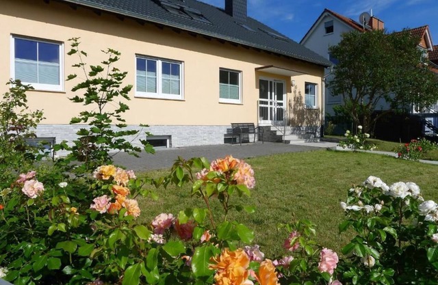 Apartment with terrace at the rose garden