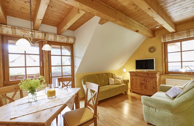 Appartement avec le charme naturel du sapin de la Forêt-Noire et le souci du détail