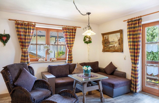 Appartement "Wohnung 1" avec vue sur les montagnes, balcon et Wi-Fi