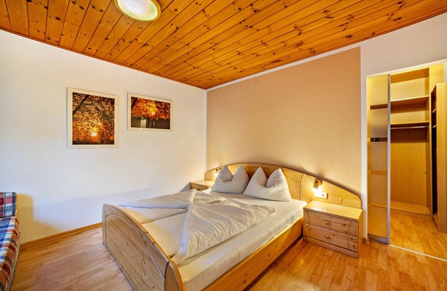 Appartement 'Wohnung Morgenduft Schnalserhof' avec vue sur la montagne, terrasse partagée et Wi-Fi