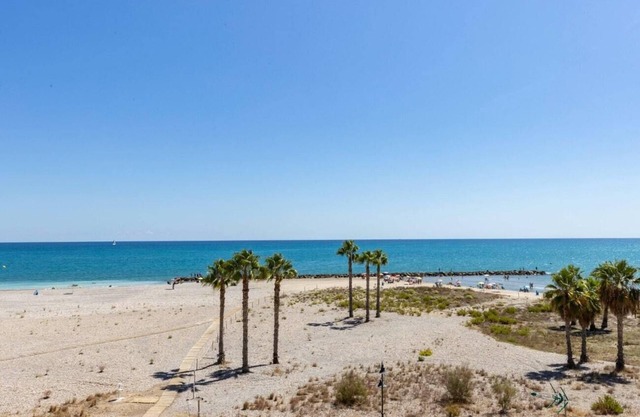 Apartment 'Xilxes' with Sea View, Wi-Fi and Air Conditioning