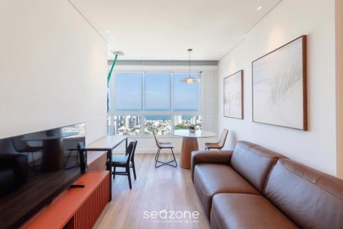 Apartamentos a 850m da Praia Brava - RCX