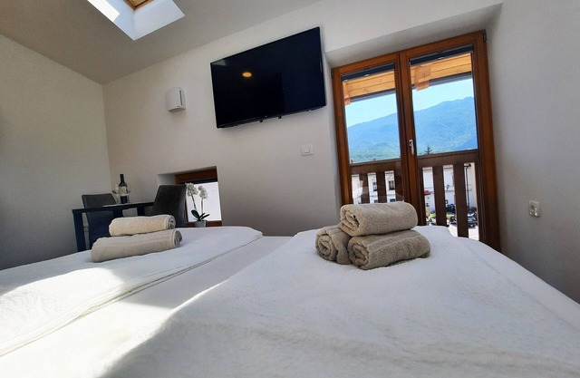 Apartments Hlapi