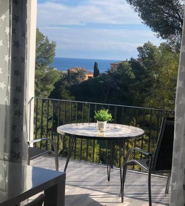 Apartments in the forest with sea view
