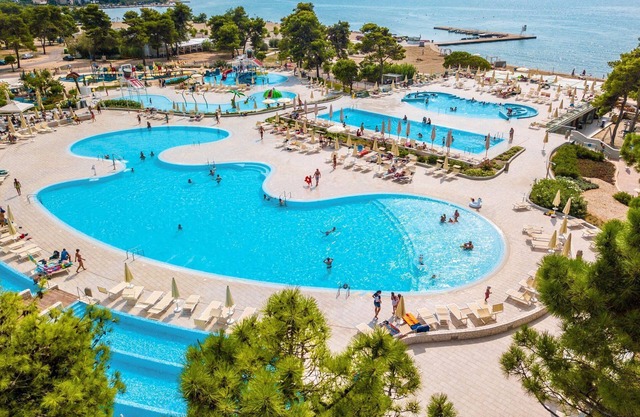 Appartements א Zaton avec Piscine