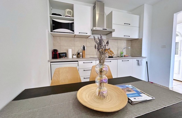 One-bedroom Apartment with Sea View , 3