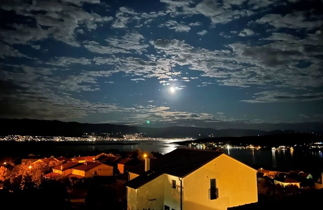 Two-bedroom Apartment on First Floor with Sea View , In Turizam 4