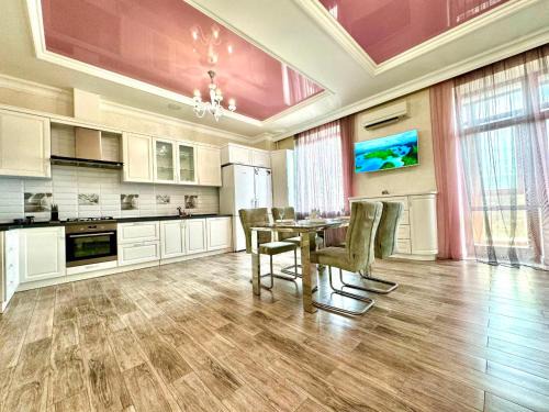 ApartPoltava 1-кімн Елегантна студія в ПРЕСТИЖНІЙ новободові біля СОНЯЧНОГО ПАРКУ