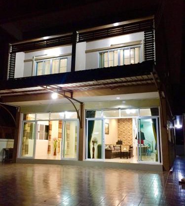 Apinsaya House