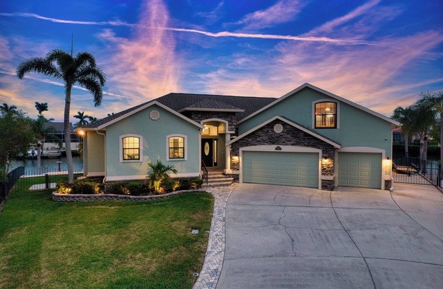 Apollo's Anchor: Waterfront Stay w/Pool & Game Room