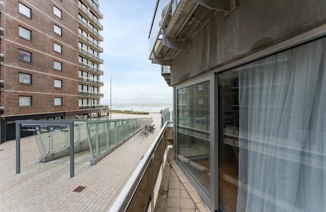 App met prachtige zeezichten op 1min van strand