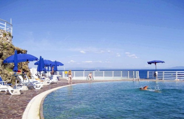 Capo d'Arco il Pino in a location with swimming pools and beach for the exclusive use of residents
