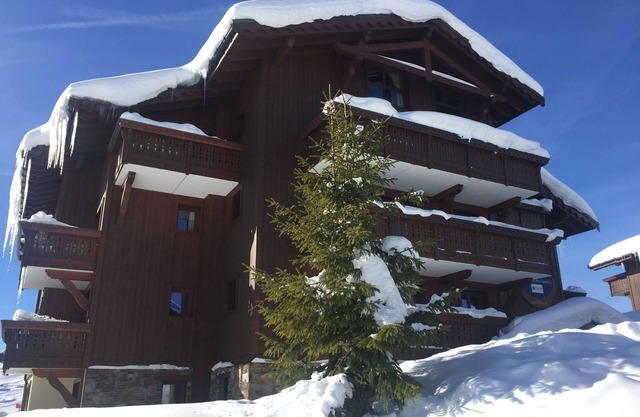 APPART LES SAISIES, VILLAGE DES LAPONS, 6 PERS, PISCINE ET PARKING COUVERT