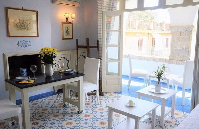 Apartment Dionisio: Un élégant appartement situé dans le centre historique de Taormina.