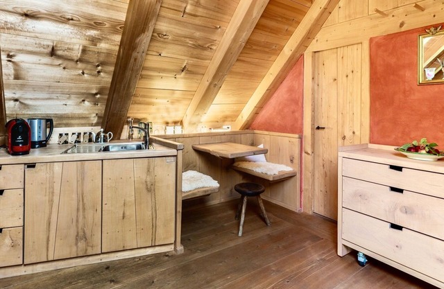 Appartement Heuboden im Dachgeschoss Atelier mit Dusche / WC