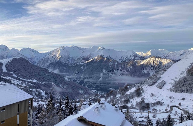 Appartement à la Montagne Alpe D'huez. 4 Chambres, Pieds des Pistes, 8 Couchages