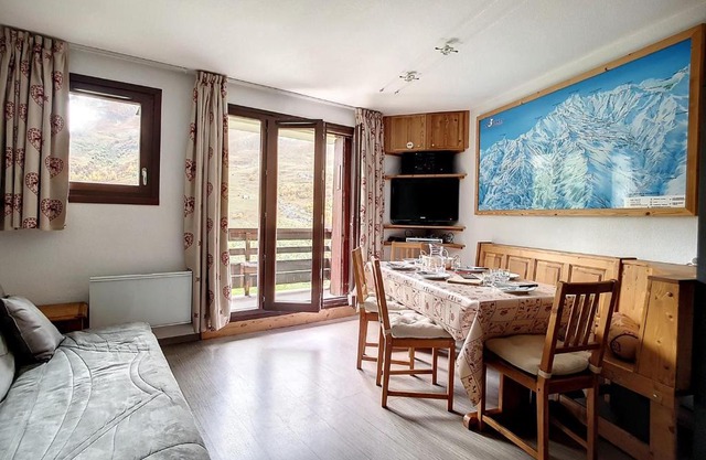 Appartement 2P · 6 couchages · Balcon Ouest · Ski au pied · TV/DVD · Près télécabine - FR-1-344-818