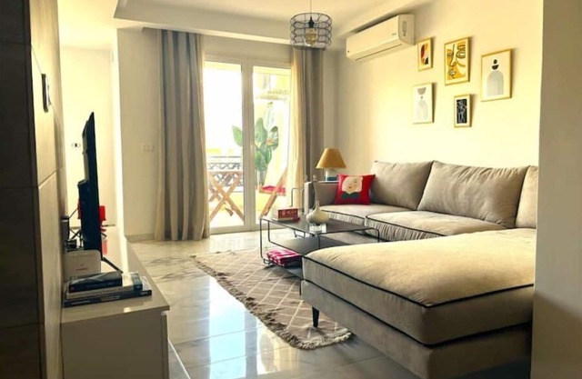 Appartement a 10 min de l aéroport entre les berges du lac et Ain zaghouene,
