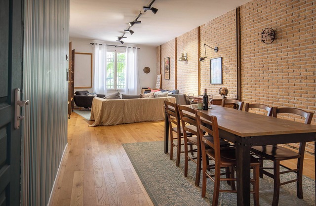 Appartement Atypique en suplex au style industriel en plein cœur de Béziers